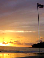 サーフィンのあとに見れる夕日は格別！